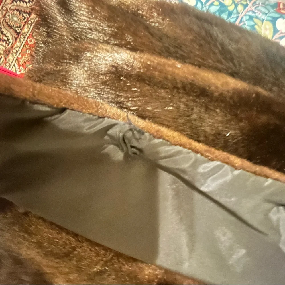 Jones New  YORK, Beautiful faux fur vest jacket is dark - Picture 10 of 11